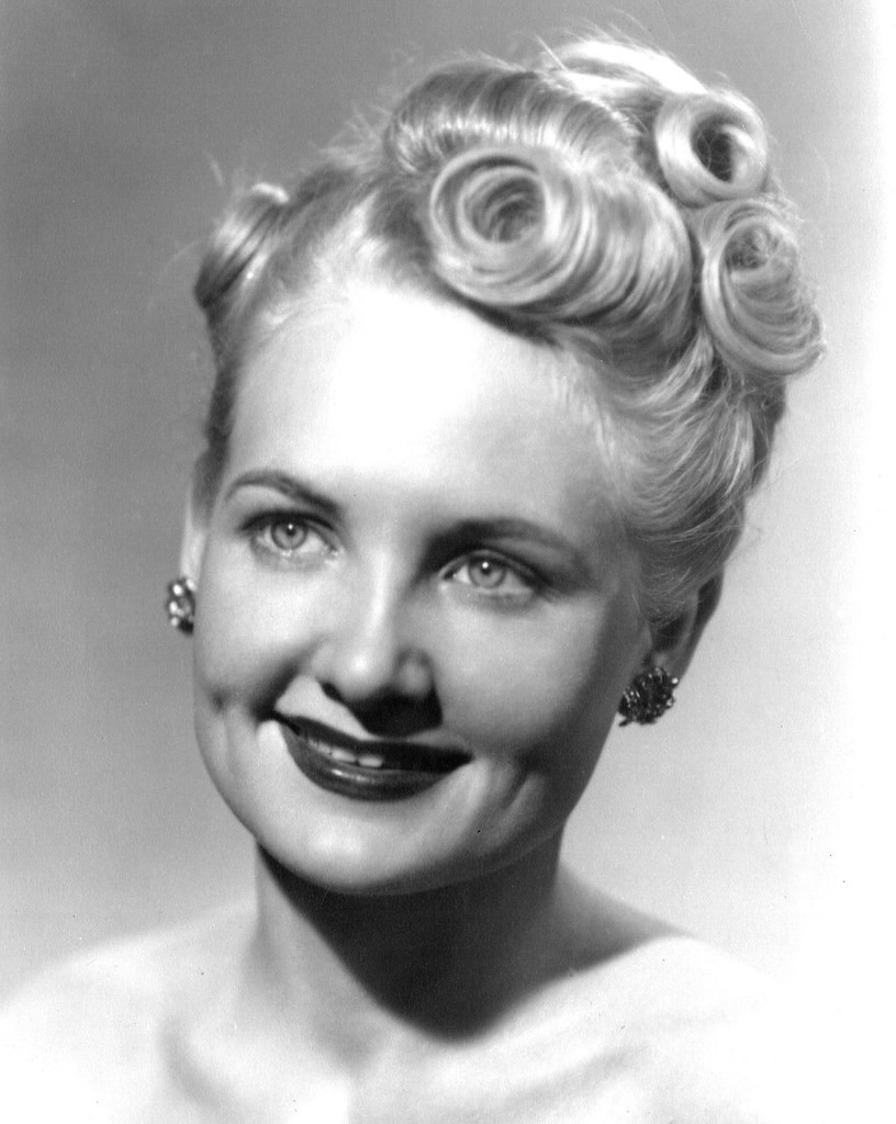 1940 Women Hairstyles
 1940S HAIRSTYLES FOR WOMEN