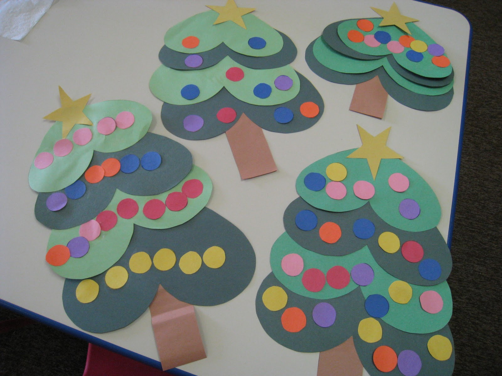 Art Ideas For Preschoolers
 Mrs Russell s Class Heart Shaped Christmas Trees and