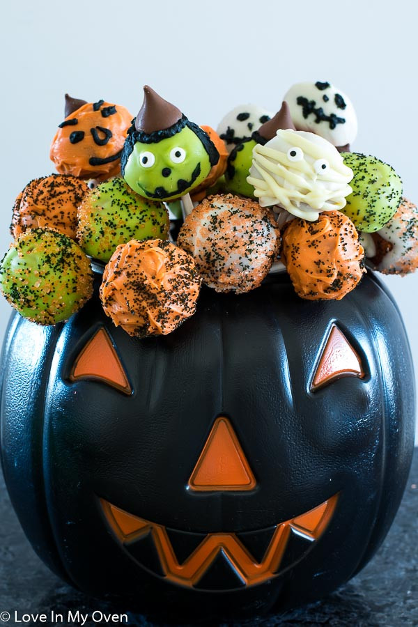 Cakes Pops Halloween
 Halloween Cake Pops