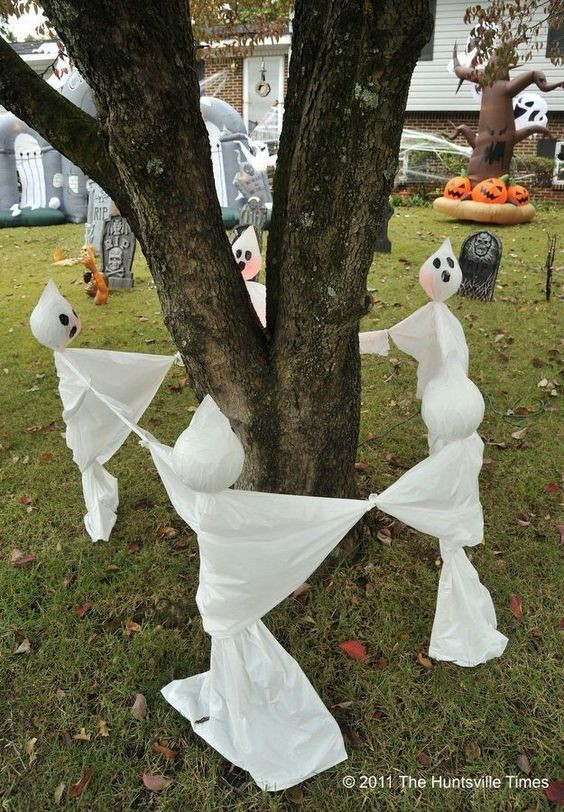 Cheap DIY Outdoor Halloween Decorations
 20 Easy to Make Halloween Decorations Hative