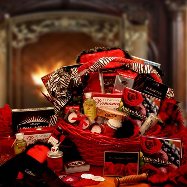 Couples Gift Ideas For Valentines
 Men Valentine Gift Baskets for Him Valentine Gift Ideas
