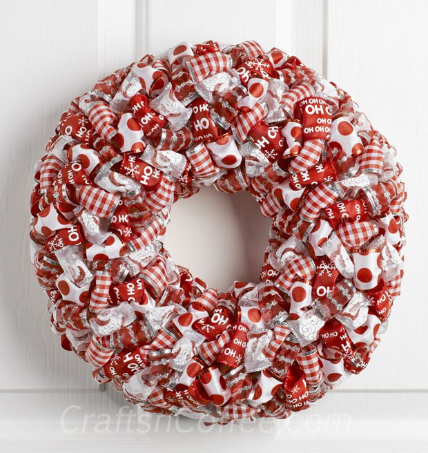 DIY Christmas Wreaths With Ribbon
 14 Cool Christmas Ribbon DIYs To Try Right Now Shelterness