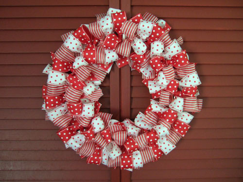 DIY Christmas Wreaths With Ribbon
 Easy To Make Christmas Ribbon Wreath Shelterness