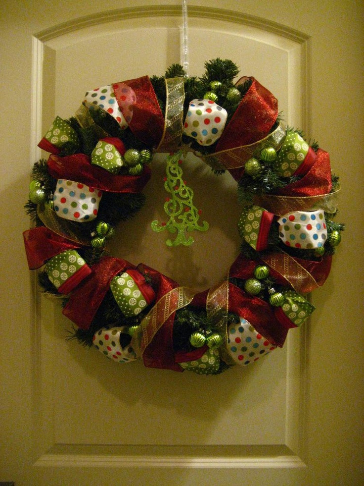 DIY Christmas Wreaths With Ribbon
 109 best Wreaths images on Pinterest