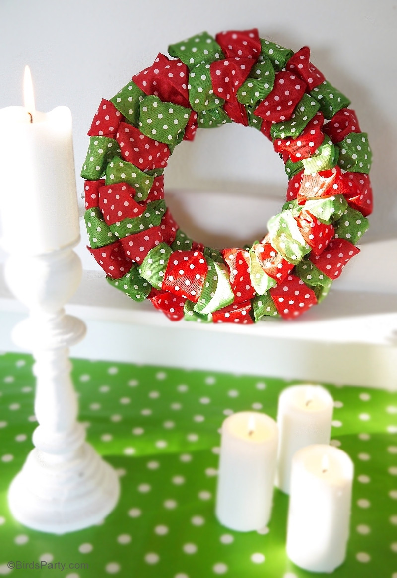 DIY Christmas Wreaths With Ribbon
 DIY Easy Christmas Ribbon Wreath Party Ideas