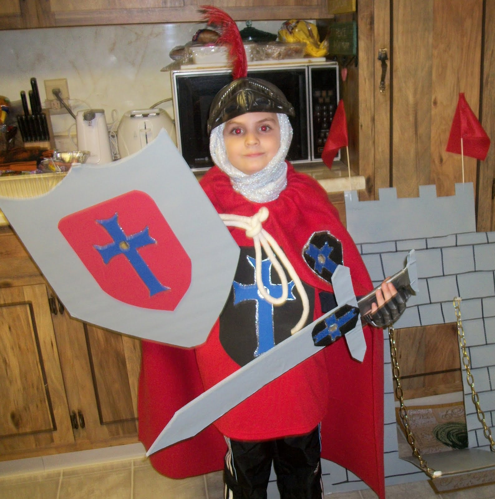 DIY Knight Costumes
 Super mom without a cape Homemade No Sew Knight Costume
