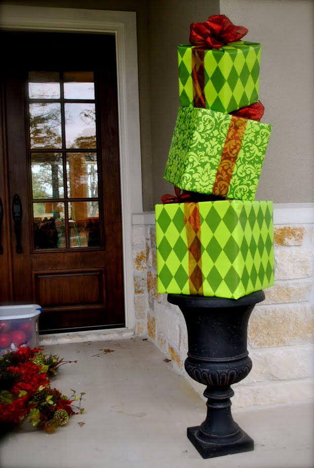 DIY Outdoor Decorations
 DIY Outdoor Christmas Decorating
