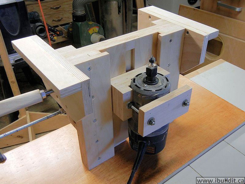 DIY Router Lift Plans
 Make this router lift for your router table or mount it in