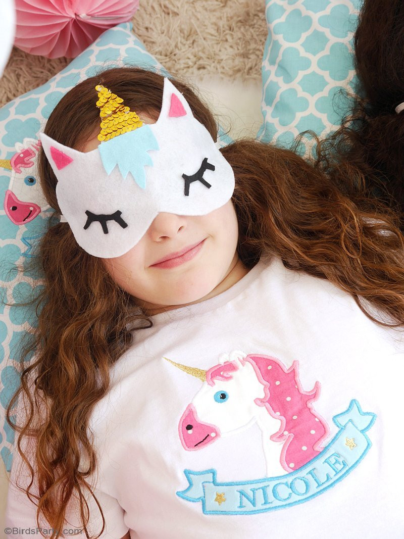 DIY Sleep Masks
 No Sew DIY Unicorn Sleeping Masks with Free Template