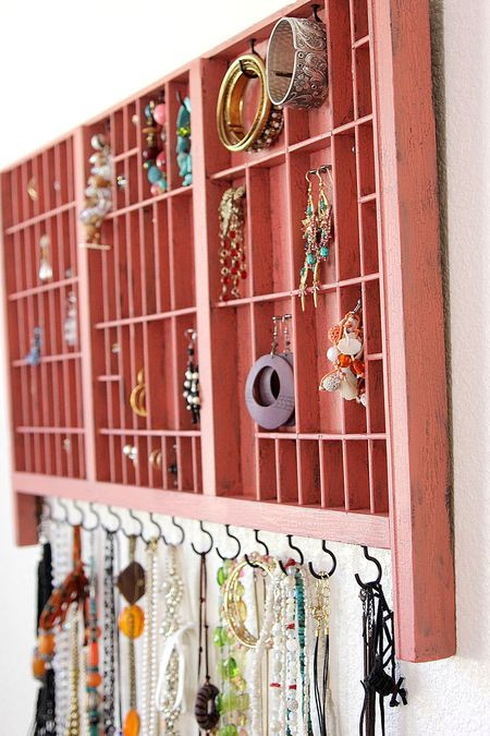 DIY Wall Jewelry Organizer
 25 Creative Necklace Organization Ideas — the thinking closet