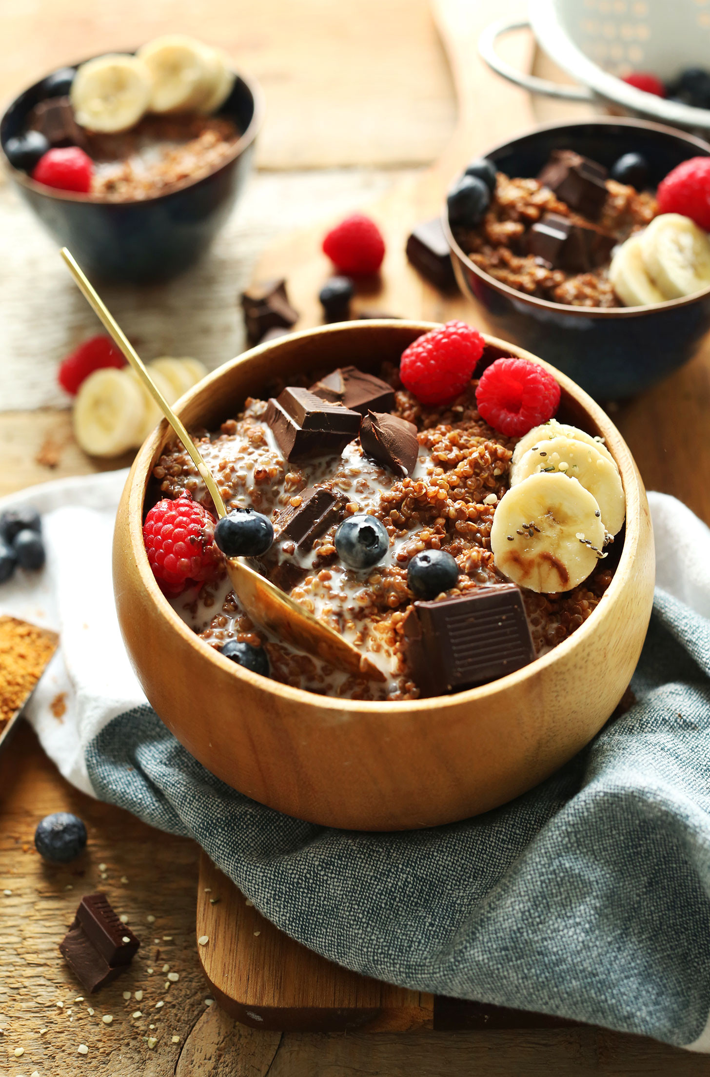 Healthy Breakfast Bowls
 Chocolate Quinoa Breakfast Bowl