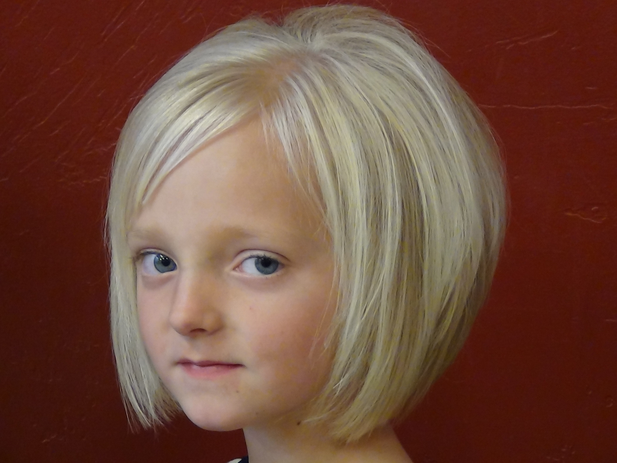 How To Cut Girls Hair
 Cut Short Style into Little Girls Hair and Style