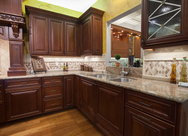 Kitchen Cabinet Showroom
 Showroom 2013 Traditional Kitchen Cabinetry los