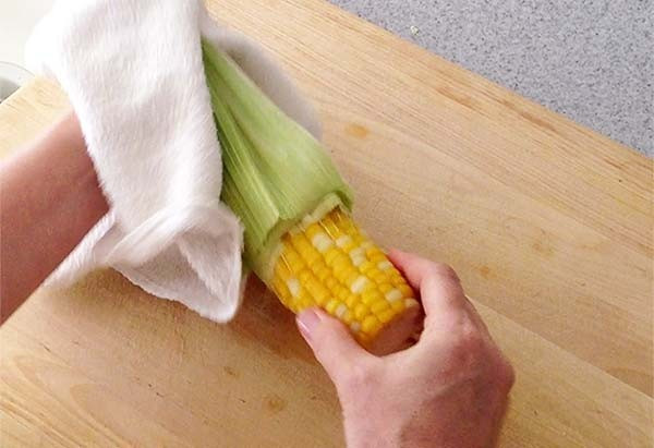 Microwave Corn On The Cob Without Husk
 Easiest Way to Microwave Corn on the Cob
