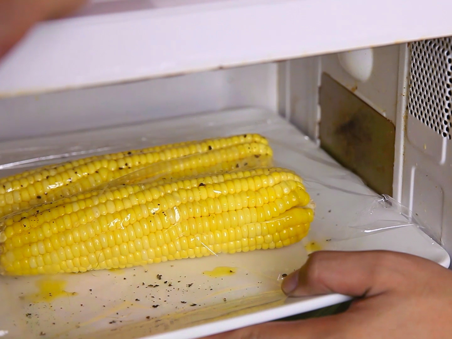 Microwave Corn On The Cob Without Husk
 How to Microwave Corn on the Cob 12 Steps with