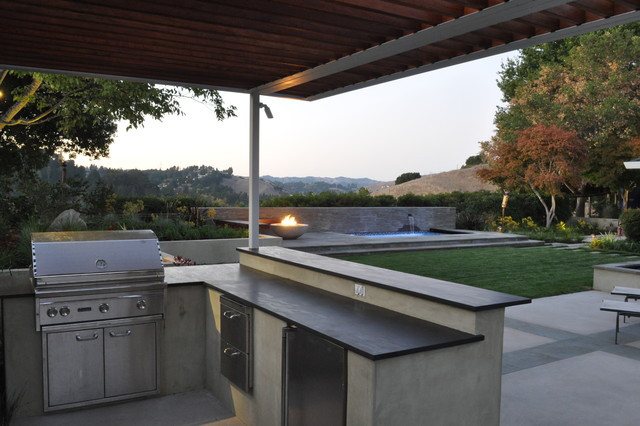 Modern Outdoor Kitchen
 outdoor kitchen Contemporary Patio San Francisco
