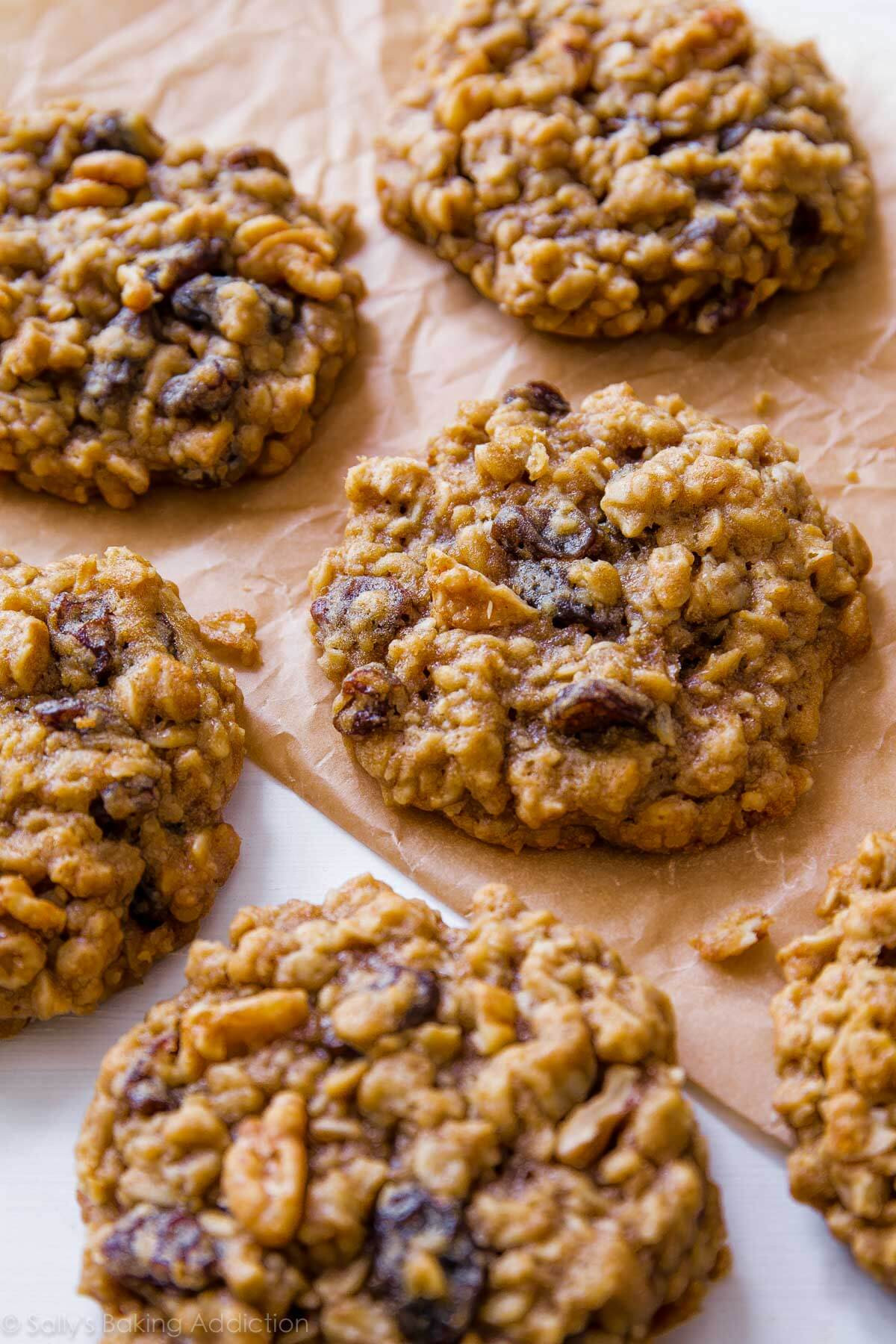 Oatmeal And Raisan Cookies
 Soft & Chewy Oatmeal Raisin Cookies