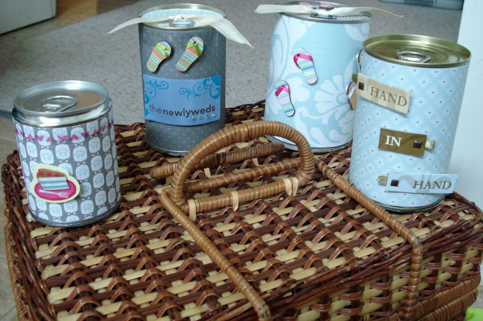 Picnic Basket Gift Ideas
 Thrifty Living DIY Picnic Gift Basket