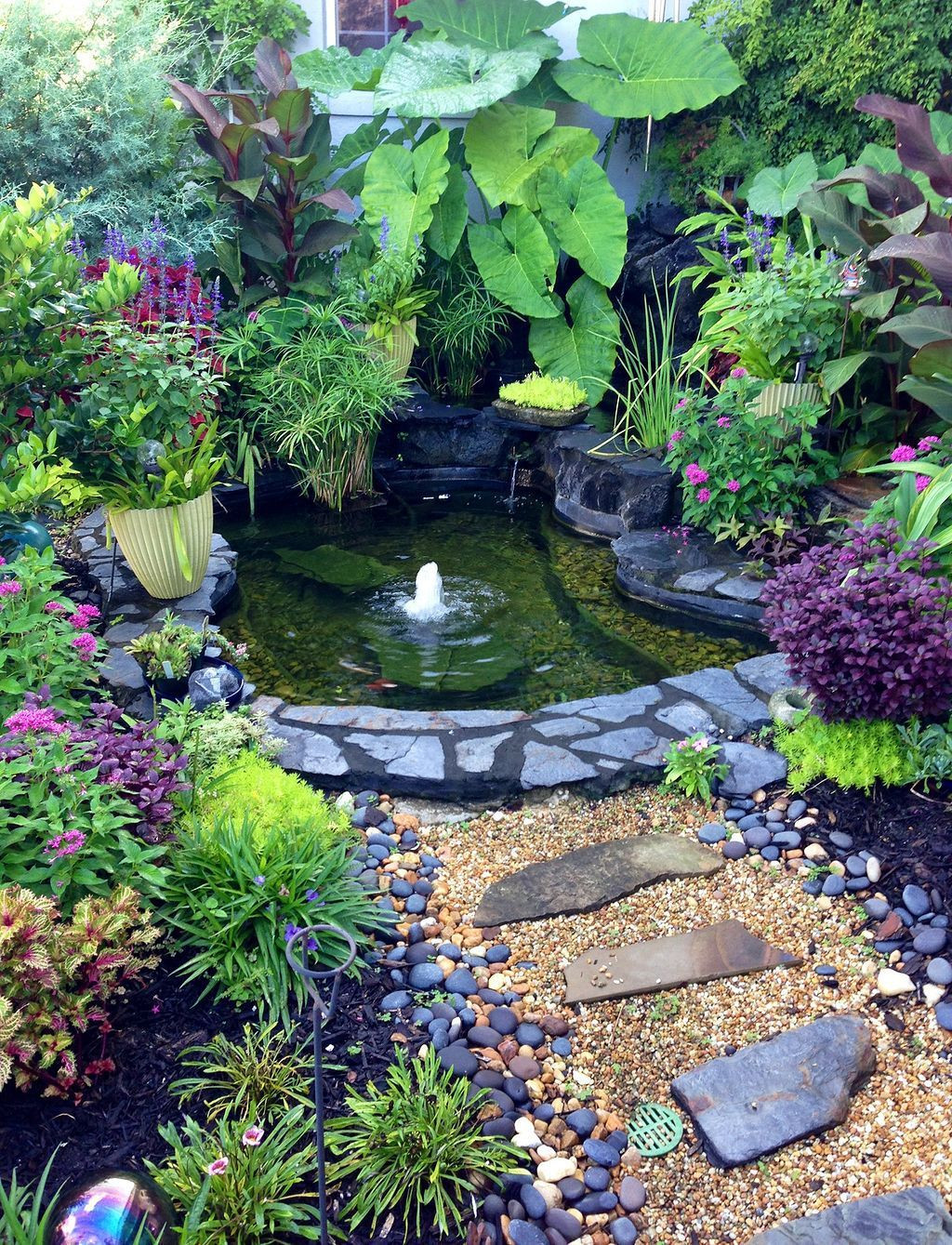 Small Backyard Ponds
 Tiny Backyard Ponds Ideas For Your Small Garden 19
