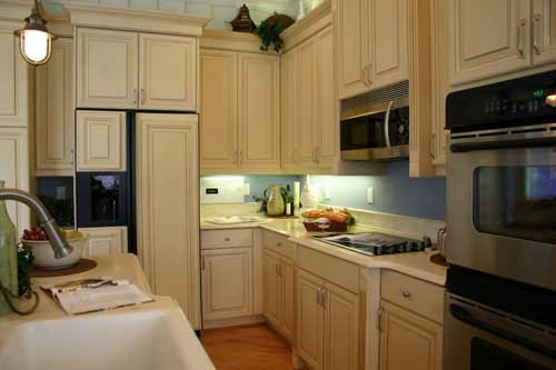 Small Kitchen Makeover Ideas
 Simple Design Ideas For Small Kitchens