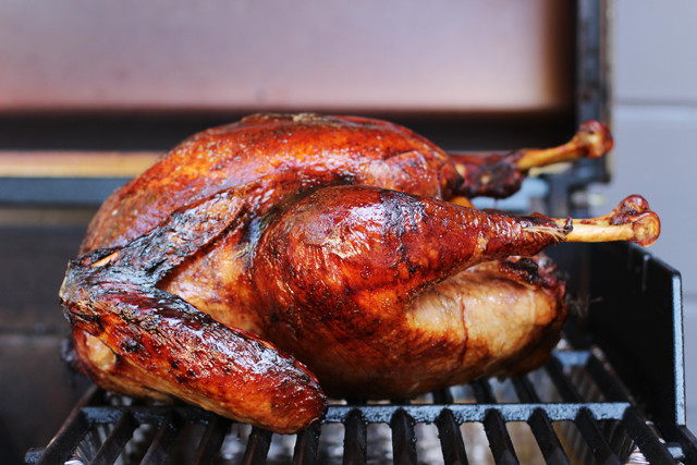 Smoked Thanksgiving Turkey
 Smoked Thanksgiving Turkey – HonestlyYUM
