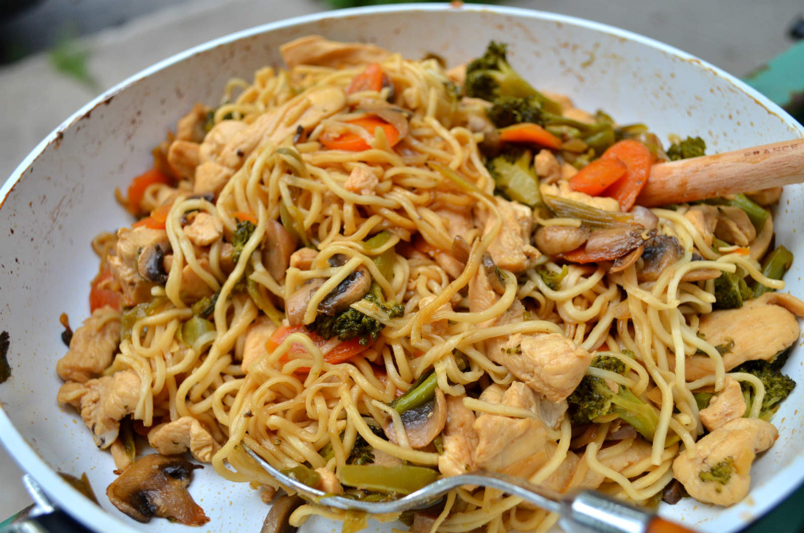 Stir Fry Noodles
 Ve ables and Chicken Stir Fry Noodles – My World of CONFETTI