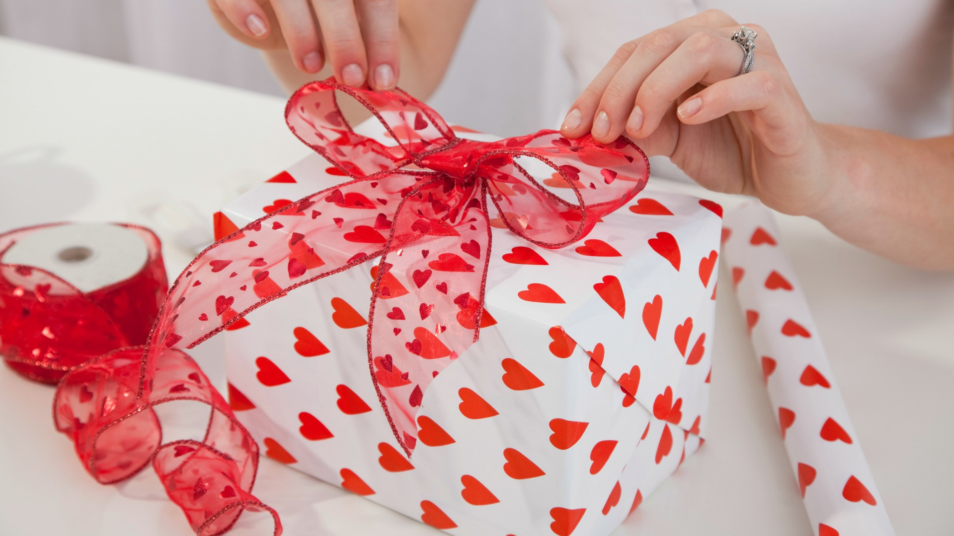 Valentine Gift Ideas For Husband
 25 Valentine s Day Gifts for Your Husband Something They