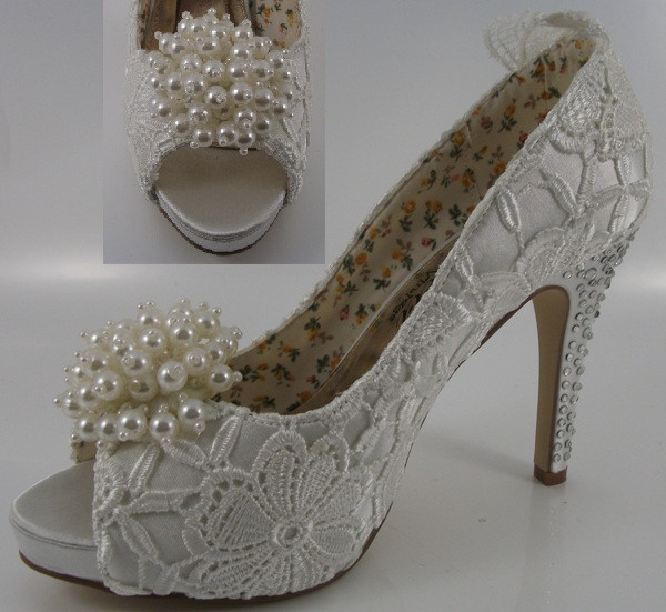 Vintage Lace Wedding Shoes
 Vintage Style Pearl Lace Bridal Shoes