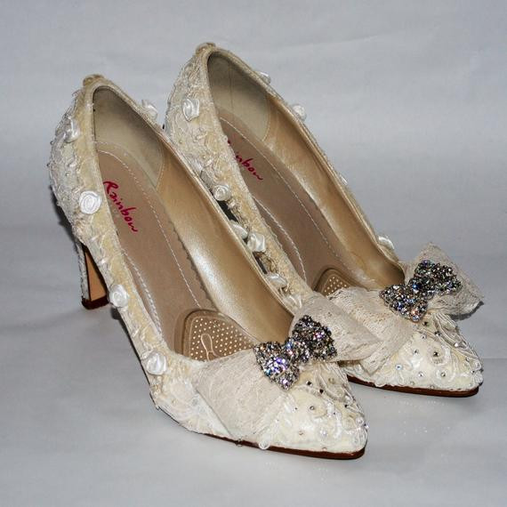Vintage Lace Wedding Shoes
 Luxury Vintage Handmade Custom Delicate Lace Wedding Shoes