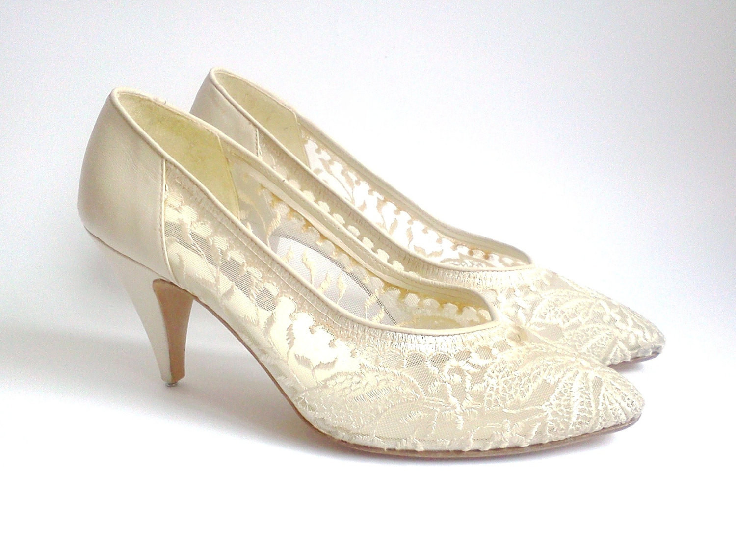Vintage Lace Wedding Shoes
 Vintage Wedding Shoes Roland Cartier Beige Lace and Leather