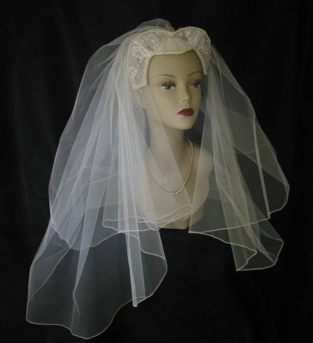 Vintage Wedding Veils And Headpieces
 Vintage 1940s Beaded Wedding Bridal Headpiece and Veil