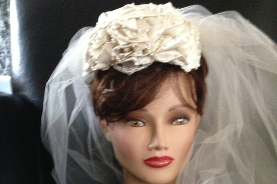 Vintage Wedding Veils And Headpieces
 Vintage Wedding Headpiece and Veil IVORY by