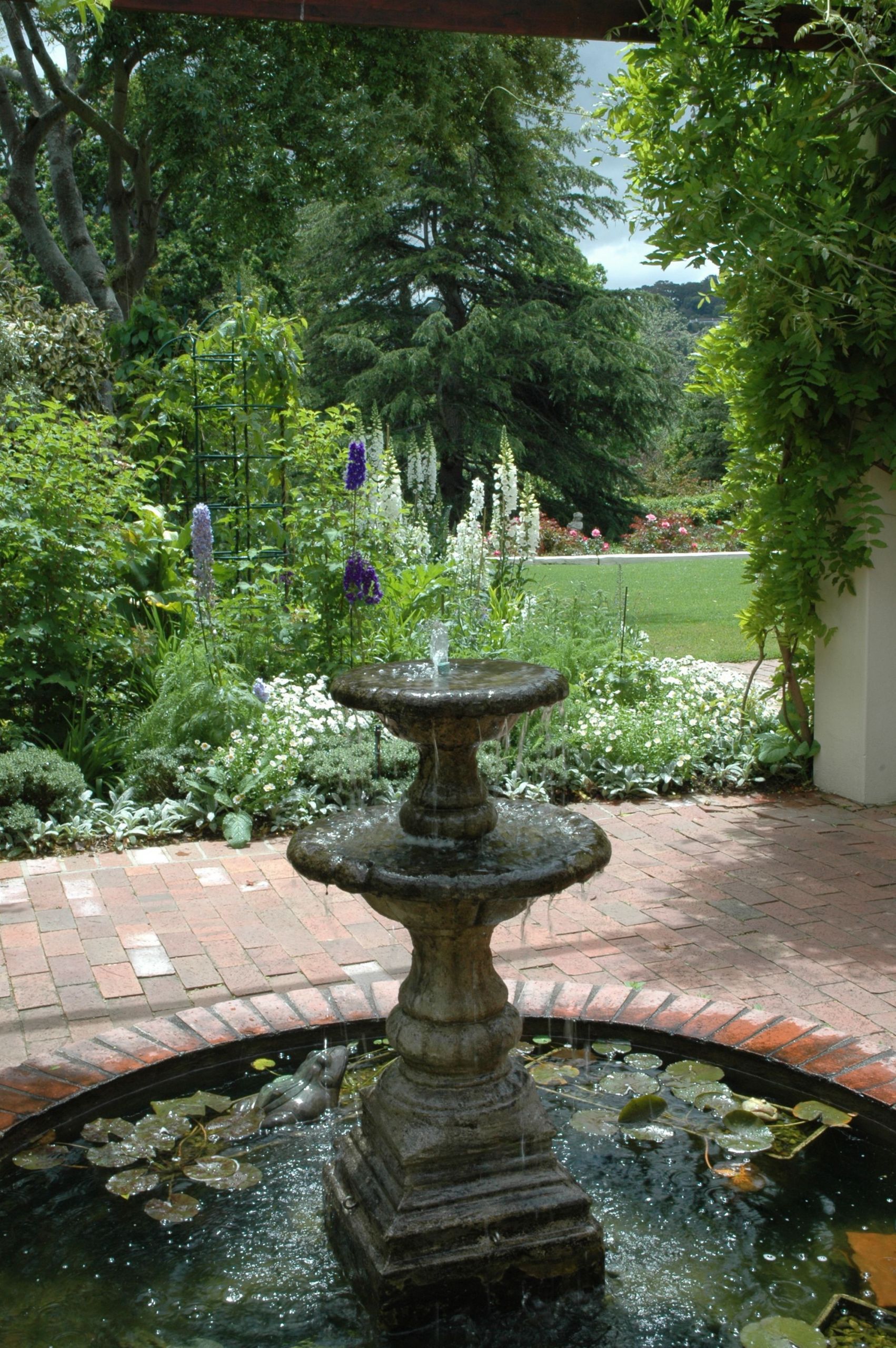 Water Fountain Landscape
 25 Trickling Water Fountain Home Fountains Ideas