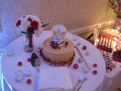 Wedding Cakes Madison Wi
 57 best Christmas Wedding Cake Toppers images on Pinterest