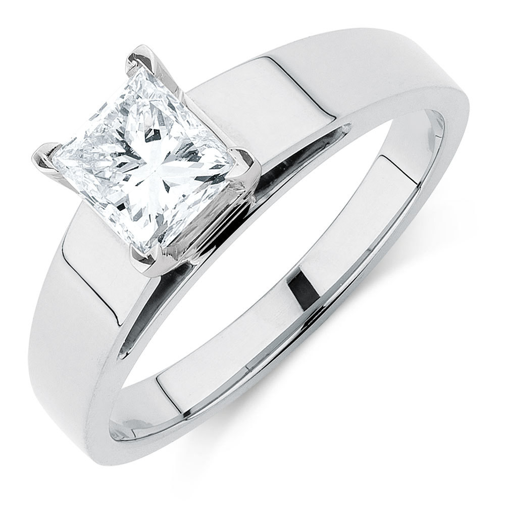 1 Carat Diamond Solitaire Engagement Ring
 Solitaire Engagement Ring with a 1 Carat Diamond in 14kt