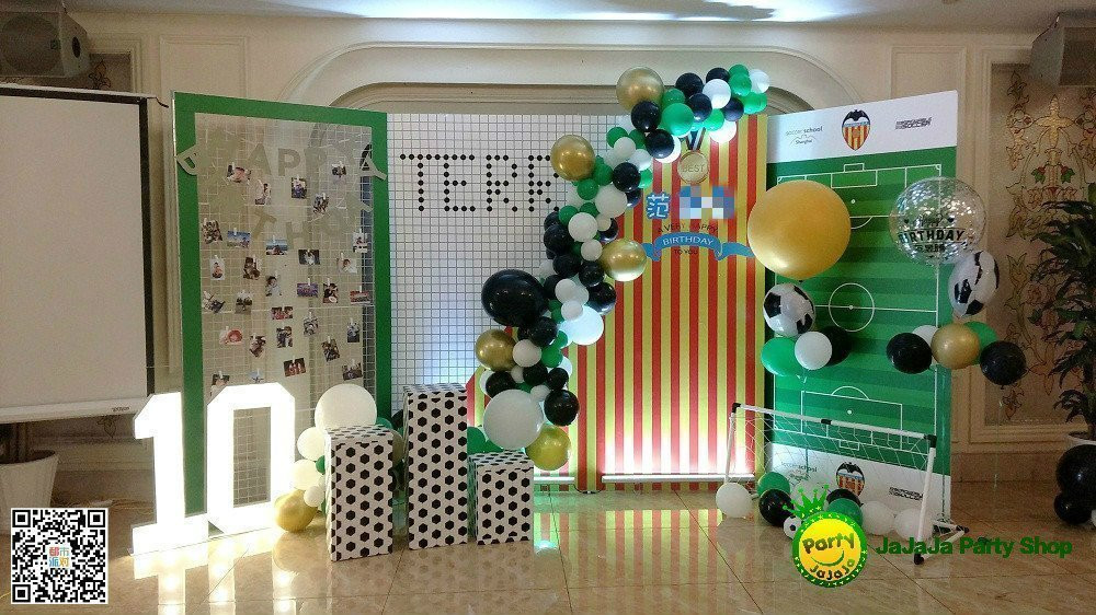 10 Year Old Boy Birthday Party Themes
 A Football Theme Birthday Party for A 10 Years Old Boy