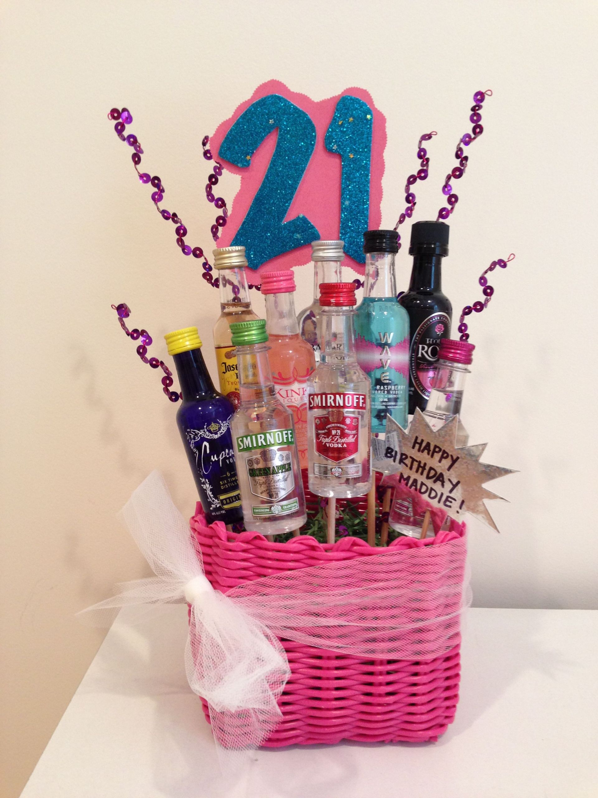 21St Birthday Gift Ideas For Sister
 21st Birthday Gift Basket Great idea I m so going to do