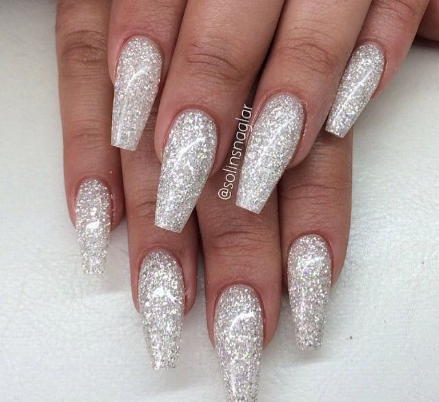 Acrylic Nails With Glitter
 sparkly silver acrylics