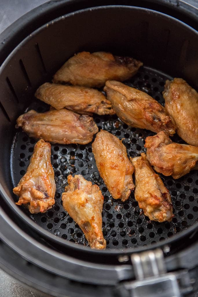Air Fryer Recipes Chicken Wings
 Easy Air Fryer Chicken Wings Garnished Plate