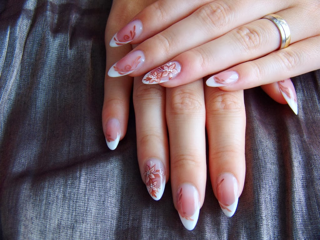 Almond Nail Ideas
 The Style Café THE PERFECT NAIL SHAPE FOR YOU