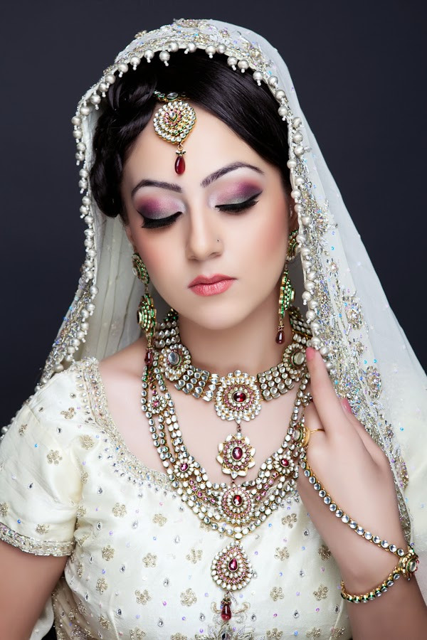 Asian Wedding Makeup
 NEW ASIAN BRIDAL MAKEUP 2015 Fashionip