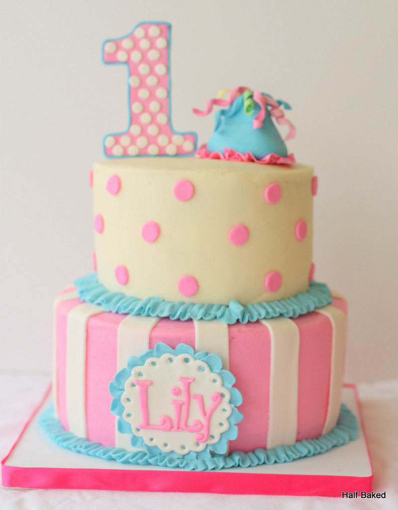 Baby Girl Birthday Cake
 Fabulous 1st Birthday Cake For Baby Girls