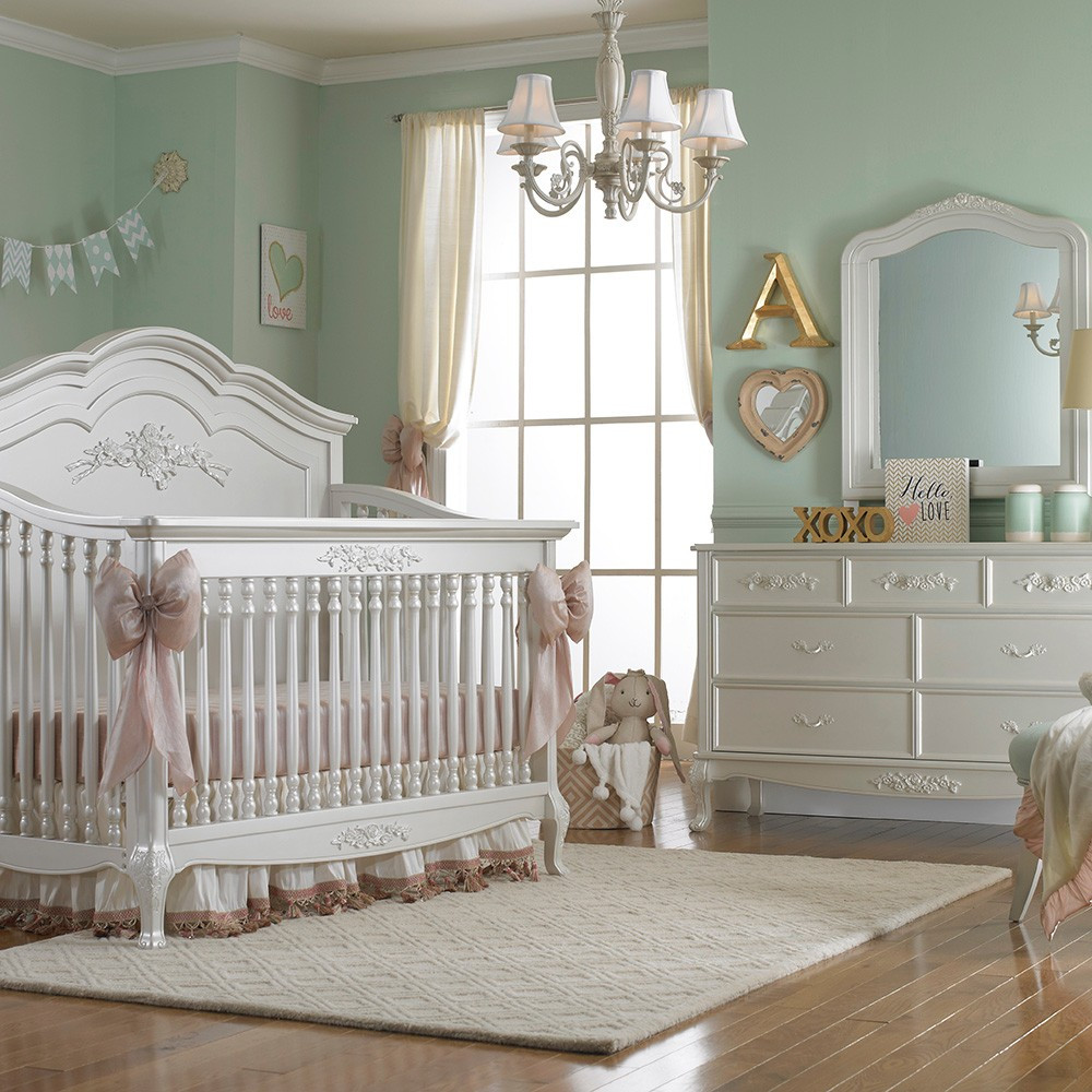 Baby Room Dresser
 Classic Nursery Furniture