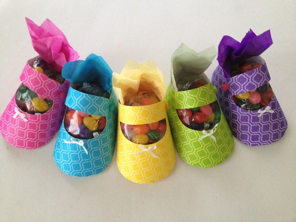 Baby Shower Crafts Decorations
 Baby shower favor ideas How to craft a baby shoe