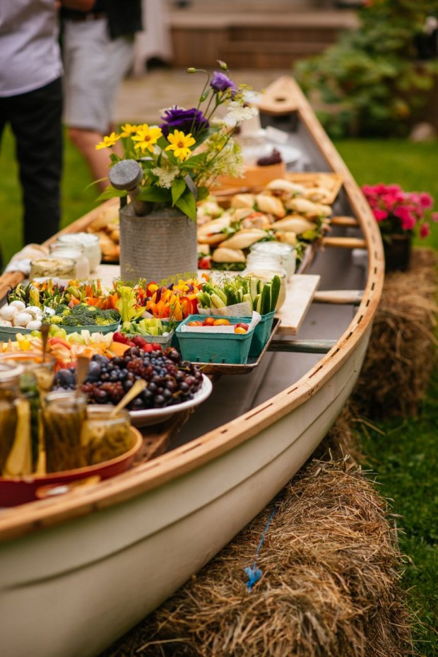Backyard Party Menu Ideas
 How to set up an outdoor buffet in a canoe