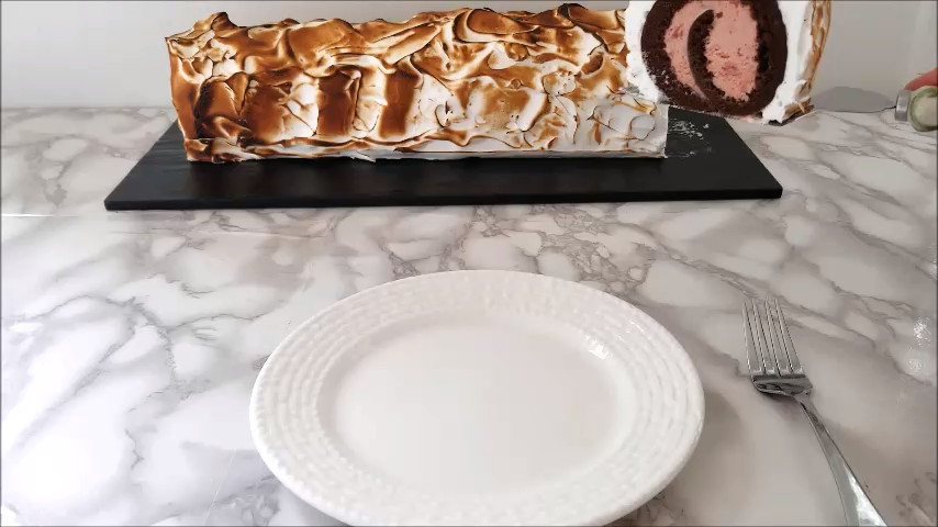 Baked Cakes &amp; Gourmet Desserts Llc
 Chocolate & Strawberry Baked Alaska Cake Roll