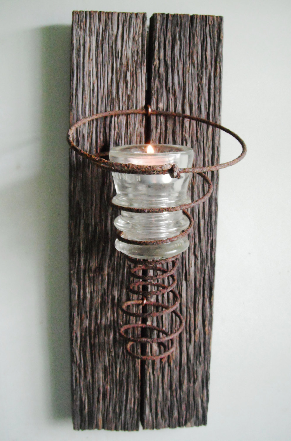 Barnwood Craft Ideas
 100 year old barn wood with antique rusty bedspring and