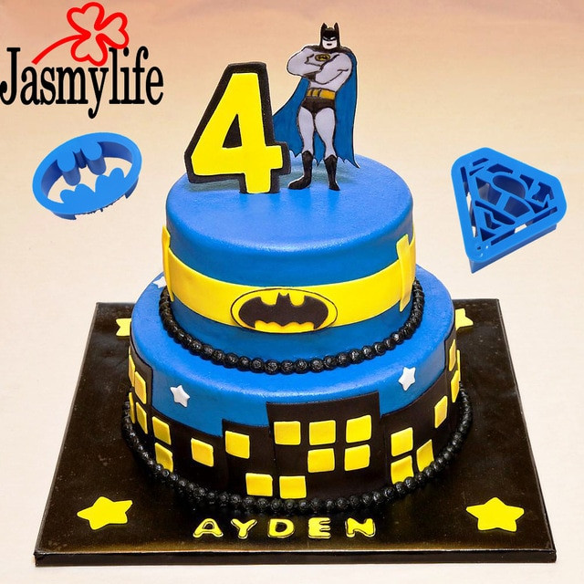 Batman Birthday Party Ideas 4 Year Old
 4PCS Plastic Batman Superman Cookie Cutter Pastry Tools