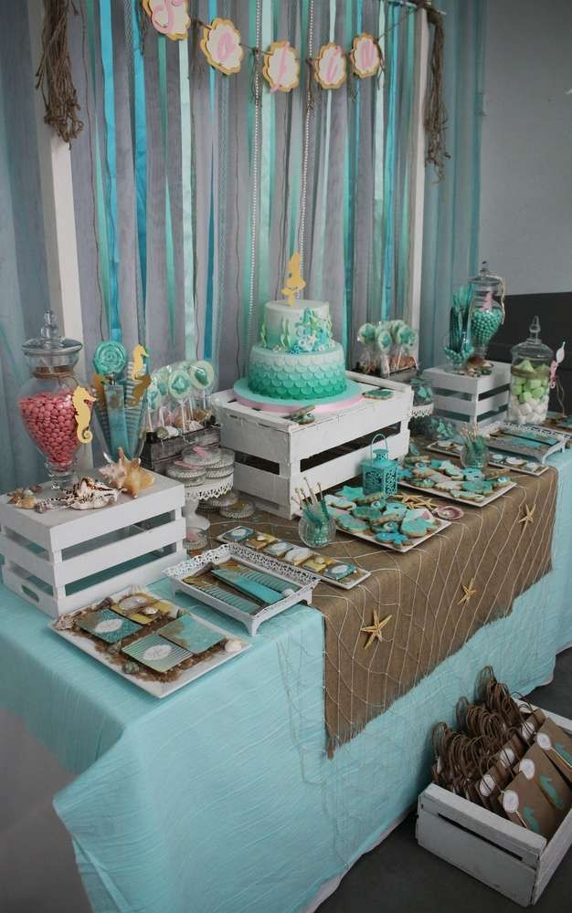Beach Party Table Decoration Ideas
 Small crates up side down to create dimension