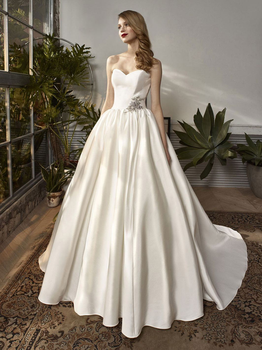 Beautiful Wedding Dress
 BT18 01